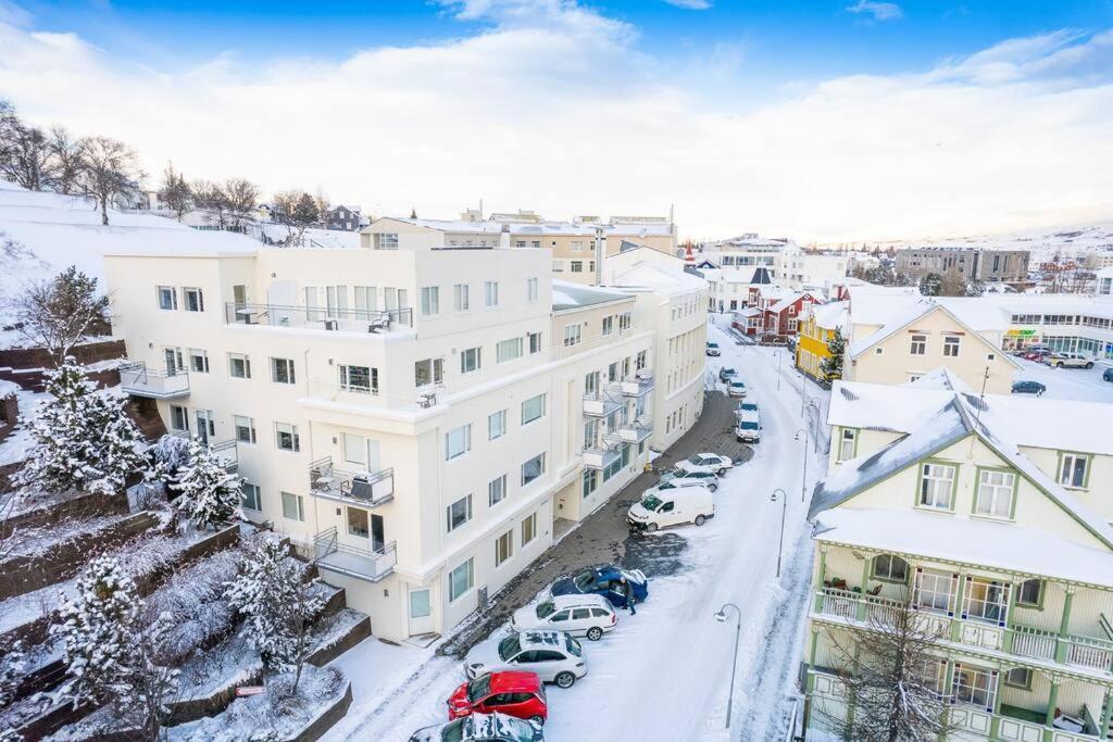 Warm And Cosy Downtown Apartment Akureyri Exterior photo