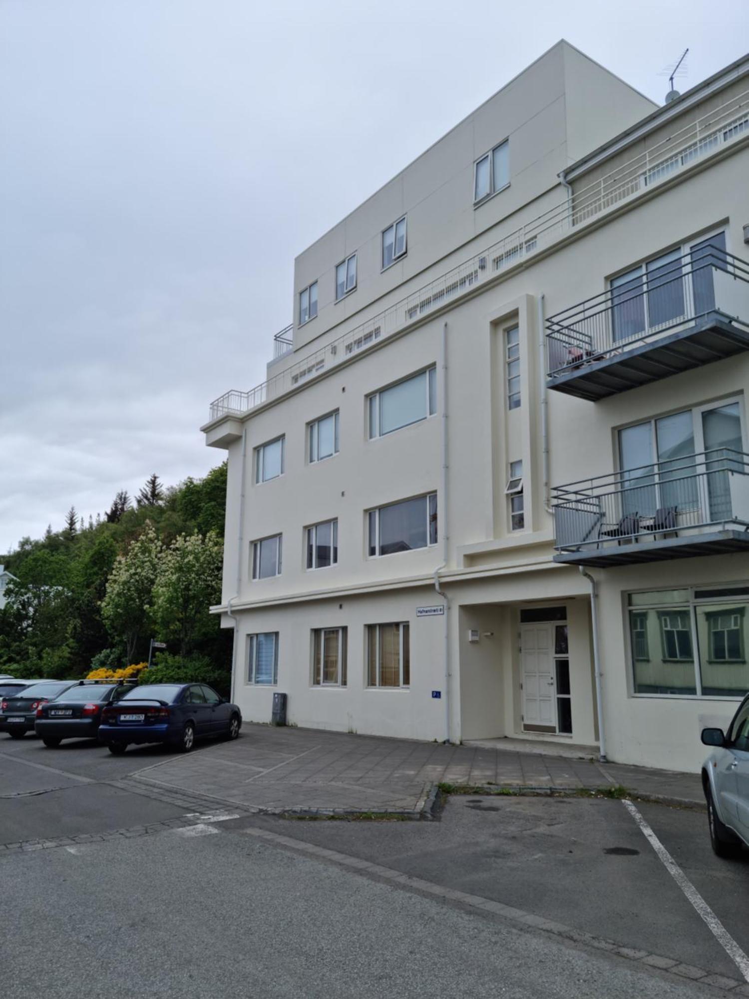 Warm And Cosy Downtown Apartment Akureyri Exterior photo