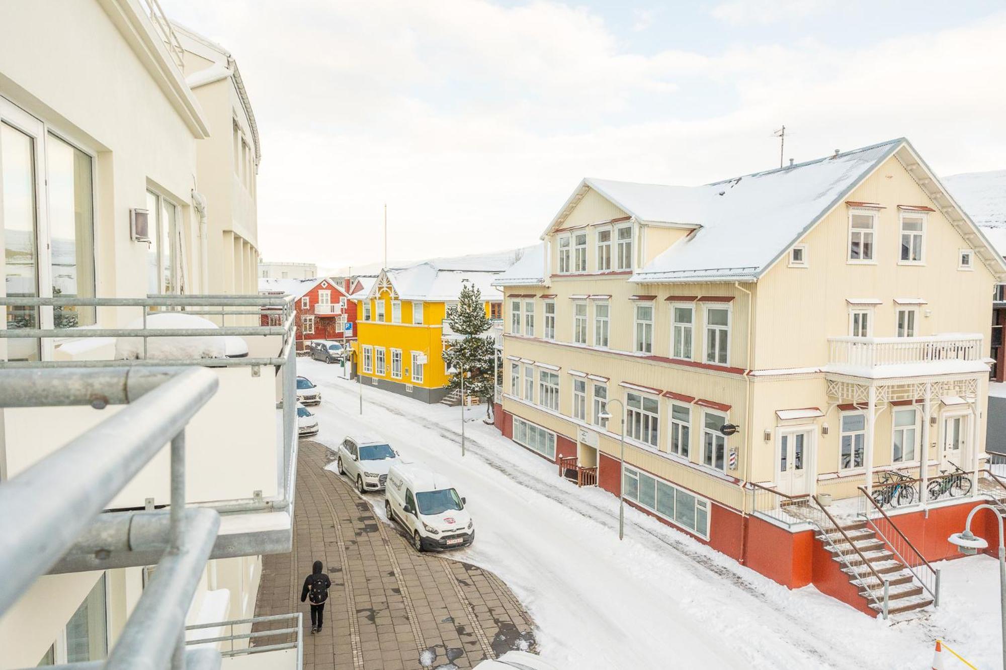 Warm And Cosy Downtown Apartment Akureyri Exterior photo