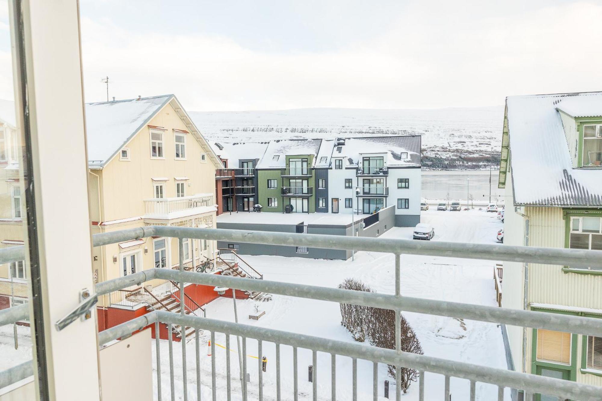 Warm And Cosy Downtown Apartment Akureyri Exterior photo